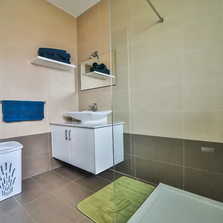 Apartman Island Break *