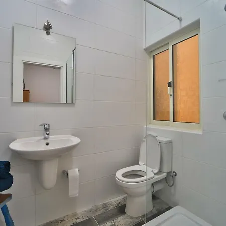 Apartman Island Break