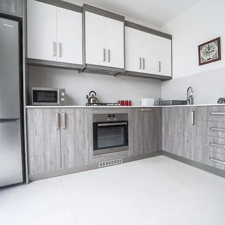 Apartman Island Break