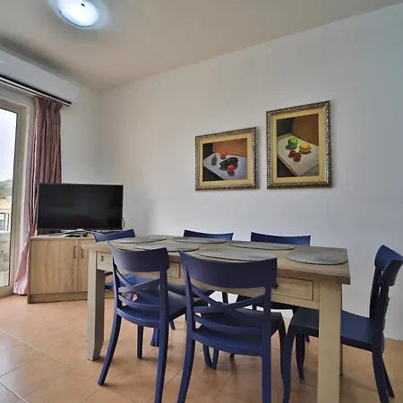 Apartman Island Break